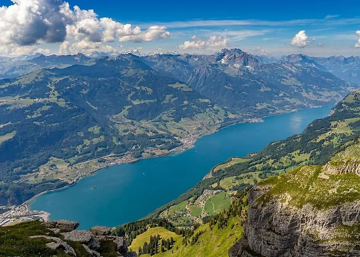 Spacious With Sauna And Lakeview, In Walking Distance Of Lift *