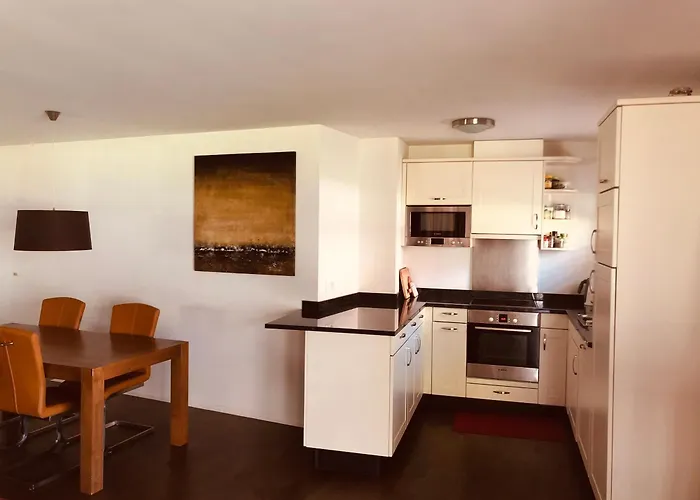 Spacious With Sauna And Lakeview, In Walking Distance Of Lift Apartamento