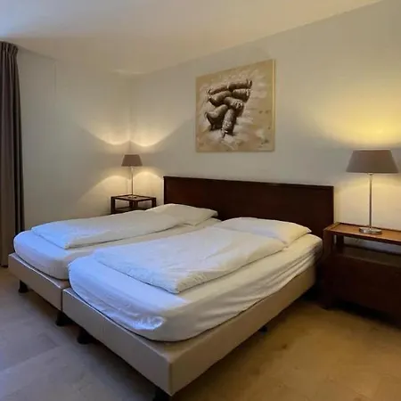 Spacious With Sauna And Lakeview, In Walking Distance Of Lift Apartment *